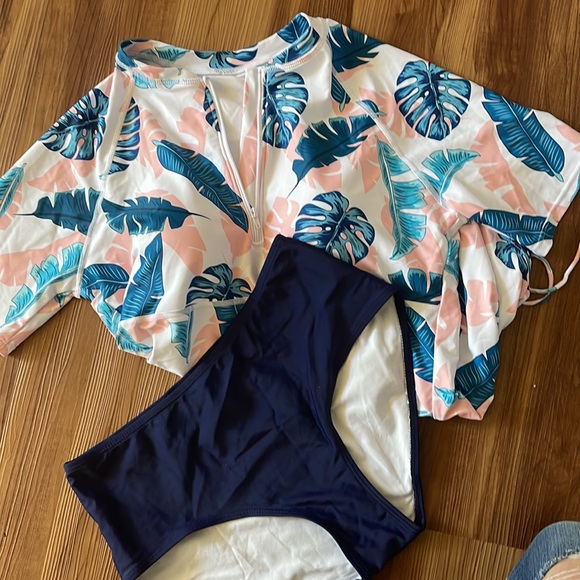 Holipick Women Two Piece Short Sleeve Rash Guard. NWT size medium. - Picture 2 of 5